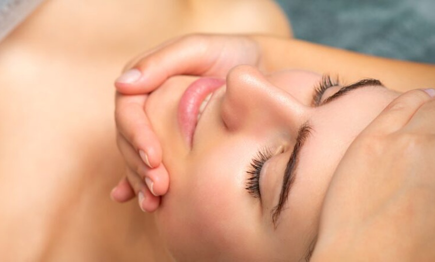 Image 5: Revitalize Your Skin: Deep Cleansing, Hydration, or Acne Treatment 