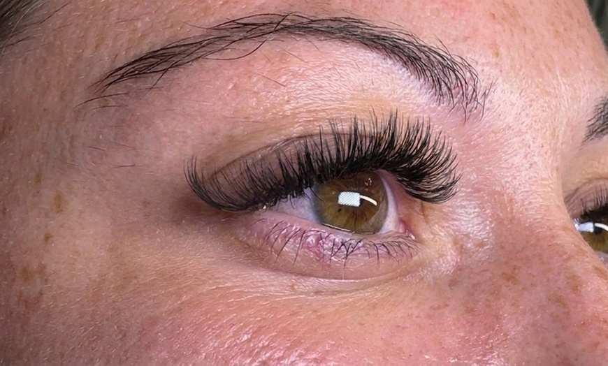 Image 2: Expert Full Set YY Hybrid, Volume or Mega Eyelash Extensions Full Set