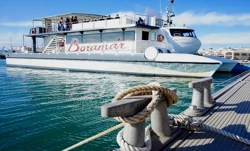 Image 10: Salida en catamarán con degustación de mejillones para niño o adulto
