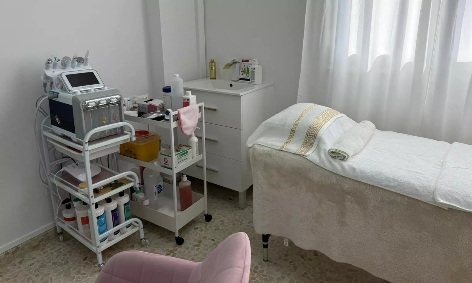 1 o 2 sesiones de meso BB-Glow a elegir con Dermapen para 1 persona