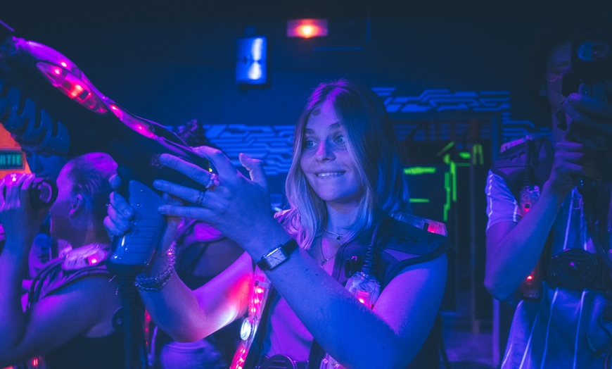 Image 4: Laser game, babyfoot et AirHockey chez DeltaGame Plan de Campagne