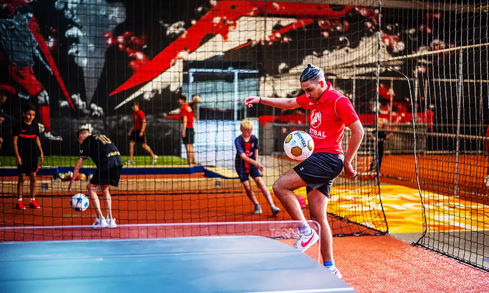 Alles voetbal en alles indoor: voetbal escape game of 90 minuten voetbal-activiteiten, met korting tot 36% - Primary Image