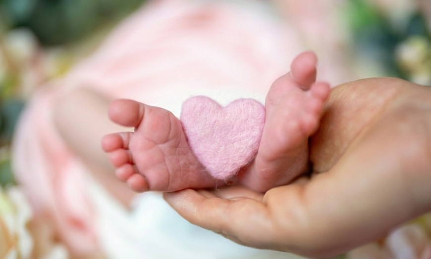Image 2: 45 Min Newborn Photography Session or 10 Min Easter Mini for Toddlers 
