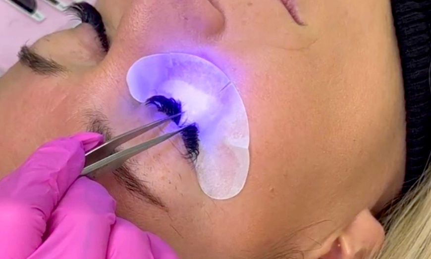 Image 1: Transform Your Look with UV LED Classic Full Set Eyelash Extensions