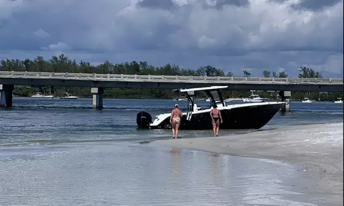 2-hour sunset cruise or a thrilling 4-hour island-hopping charter