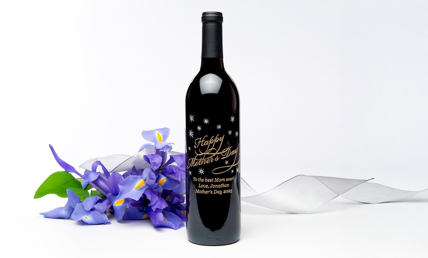 Image 2: Mother's Day Personalized Wine Gift: Custom Etched Wine Bottles & Gift Sets from Etchedwine