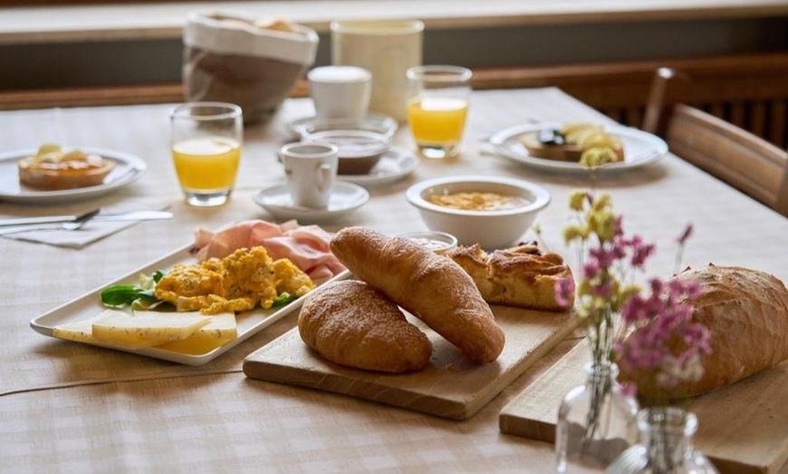 Image 9: Bergamo: camera matrimoniale con colazione, cena e Spa privata