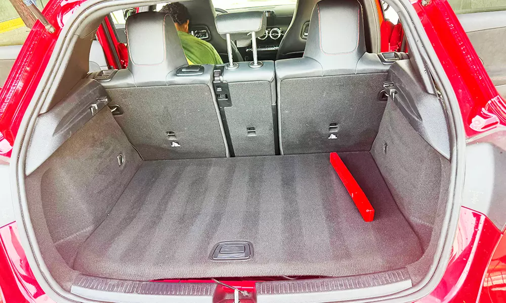 1, 2 o 4 lavados para coche con opción a tratamiento hidrofóbico y más