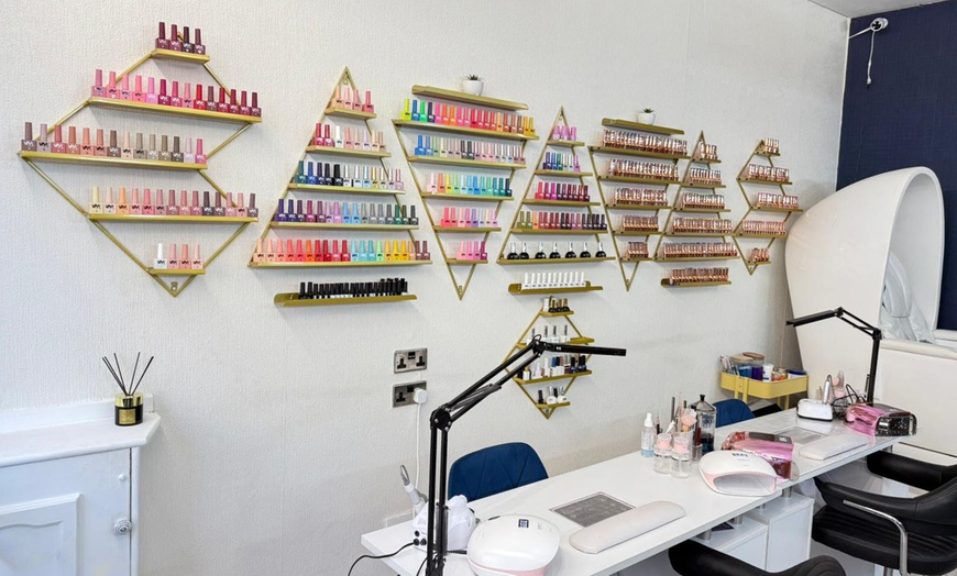 Image 3: Glamorous Nails: Gel Manicure and/or Gel Pedicure | VIP Spa Pedicure