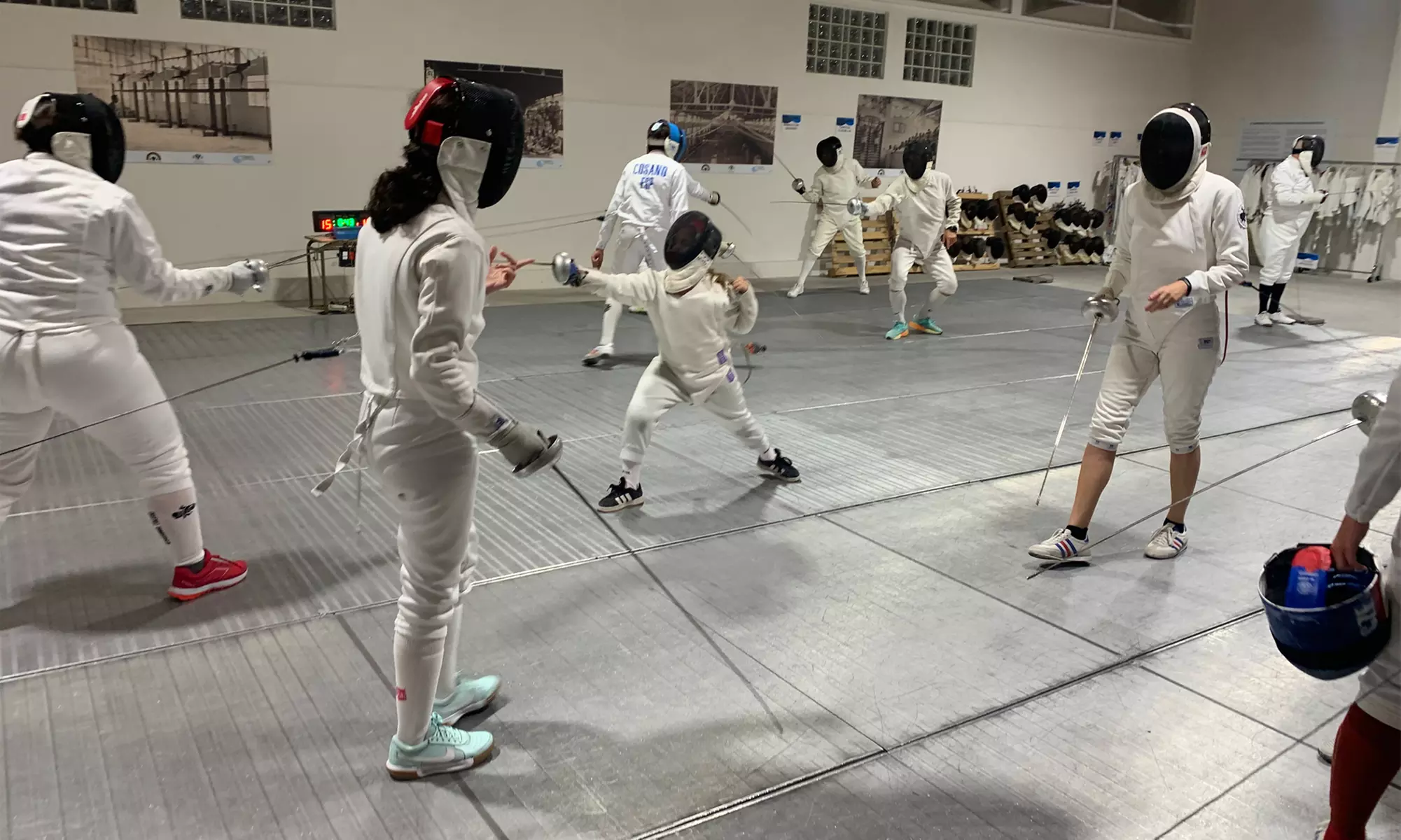 8 sesiones de 1 h de esgrima con espada