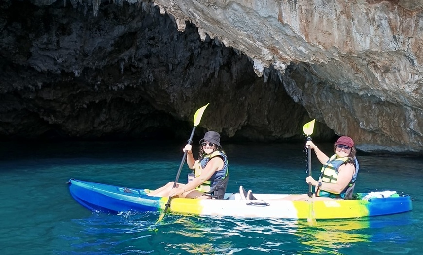 Image 13: Excursión guiada en kayak de 3 horas con temtempié para niño o adulto 