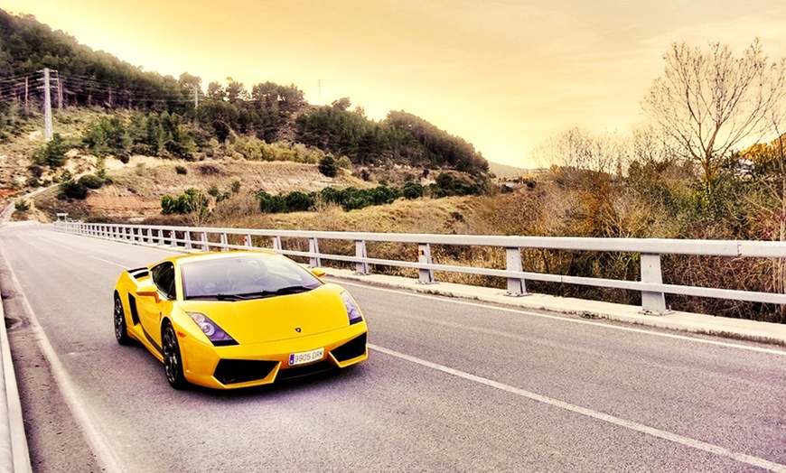 Image 7: Experiencia de conducción de coche deportivo con distancia a elegir
