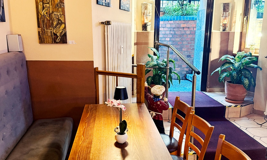 Image 5: Mediterranes 2-Gänge-Menü mit Tapasplatte für 2 oder 4 Personen