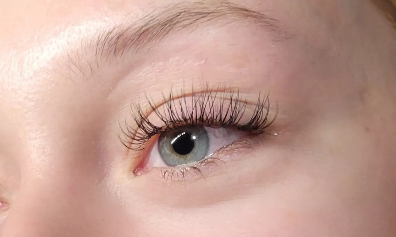 Enjoy Full Set of Classic, Hybrid, or Light Volume Extensions