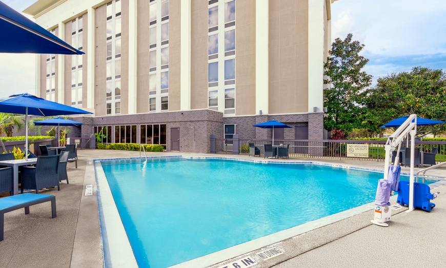 Image 2: Orlando Airport Hotel - Affordable and Convenient!
