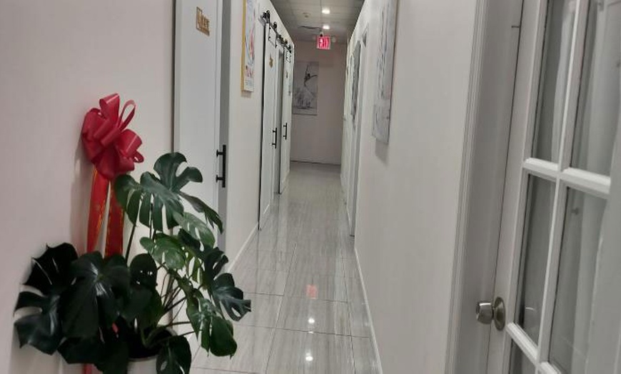 Image 4: 60-Min Body Massage Spa, Essential Oil w/ Free 15-Min Guasha & More