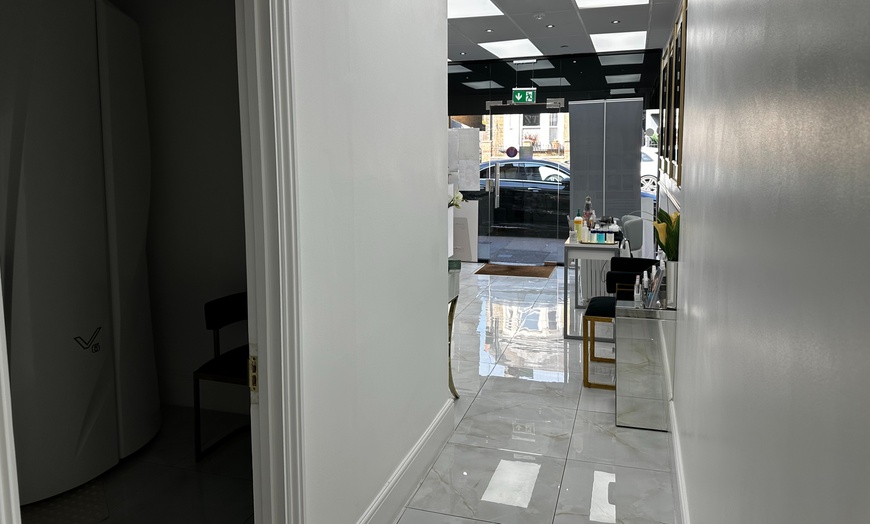 Image 9: Get Smooth w/ Hollywood, Underarm, Full Leg, Half Leg or Brazilian Wax