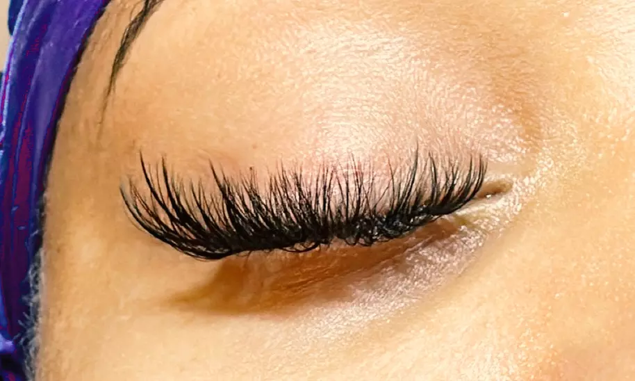 Get a Full Set of Classic, Hybrid, or Volume Eyelash Extensions