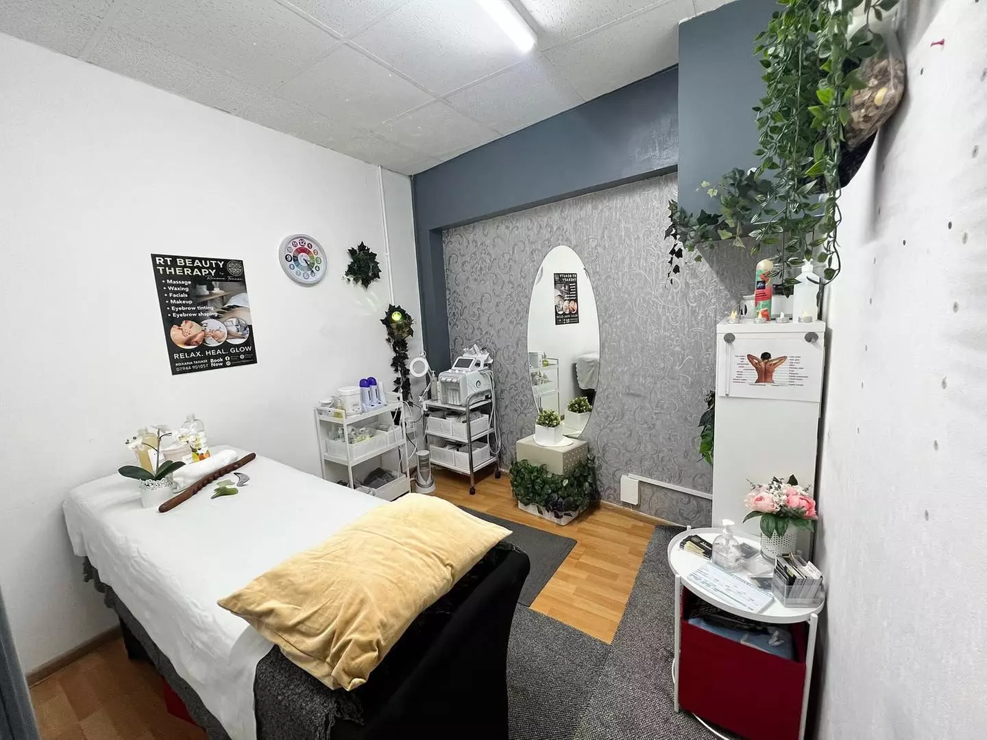 Eyebrow Shape and Tint at RT Beauty Therapy