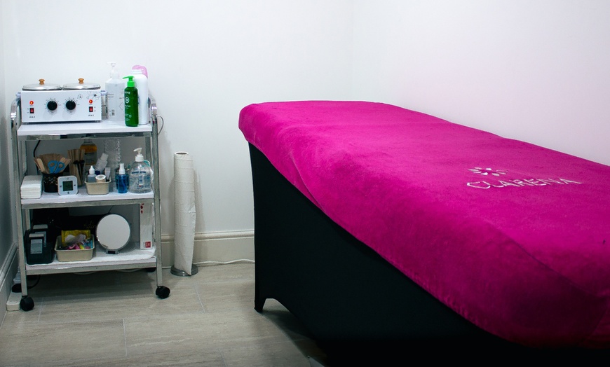 Image 2: Up to 69% Off on Facial - HydraFacial at Breathless Beauty