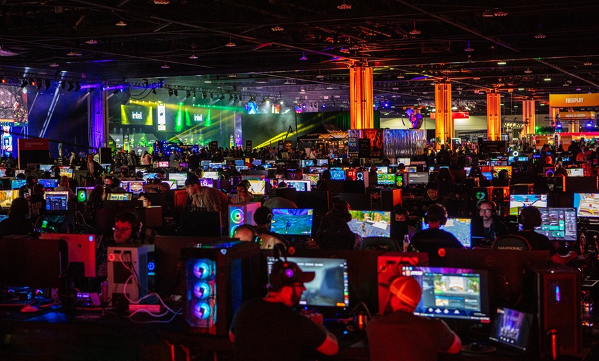 Image 9: Esports Legends Come Together at Dreamhack Dallas