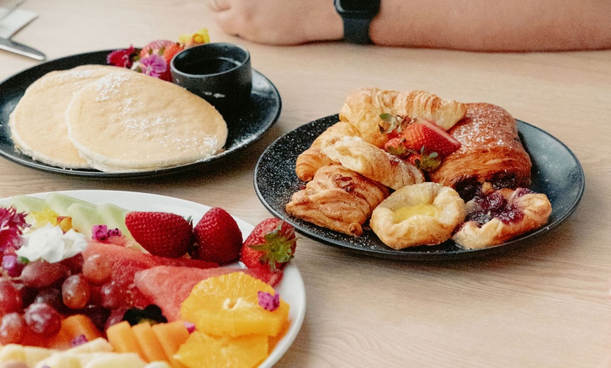 Image 8: ✈ Gold Coast: 7-Nights Getaway at Mercure Gold Coast Resort