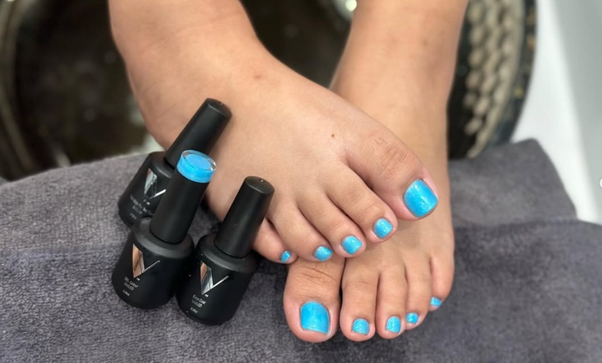 Image 9: Luxury Gel Manicure, Pedicure & Medi-Pedi Package 