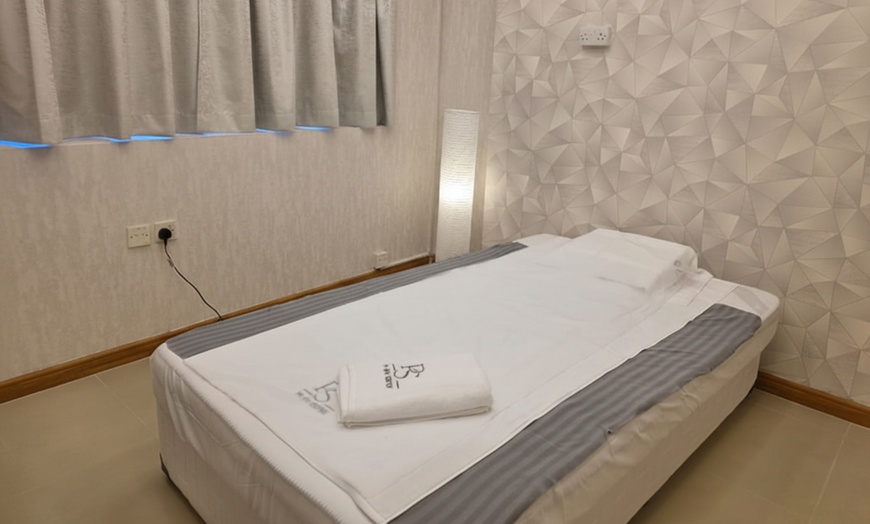 Image 3: Unwind with a upto 120 Min Basic/ Aroma/ Hot Oil Spa Treatment