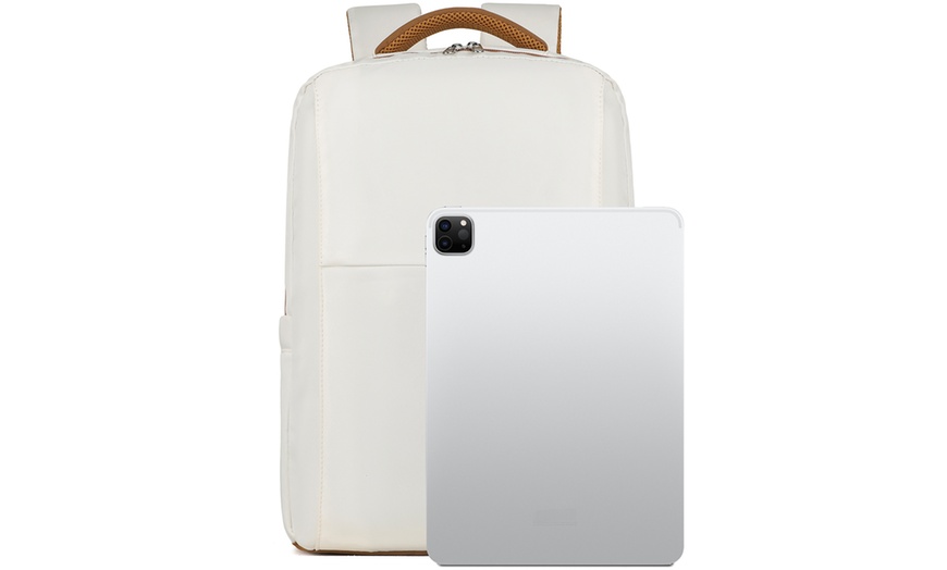 Image 4: Mochila espaciosa e impermeable con diferentes compartimentos