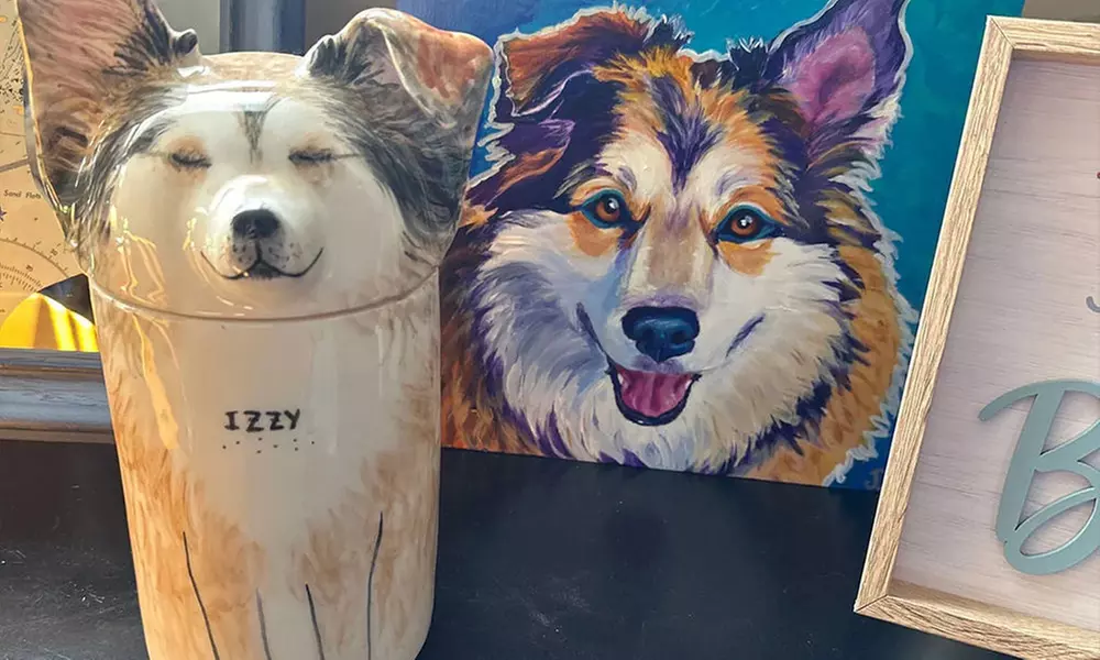 Celebrate your pet with a Custom Ceramic Urn made with love!