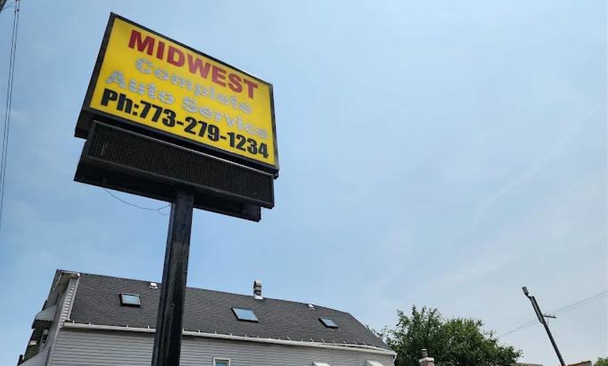 Image 2: Up to 20% Off on Oil Change at Midwest Auto Care Inc