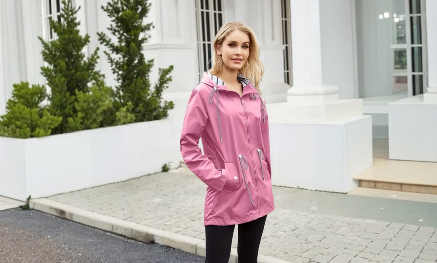 Image 8: Athletic Windbreaker Jacket Water-Resistant Raincoat