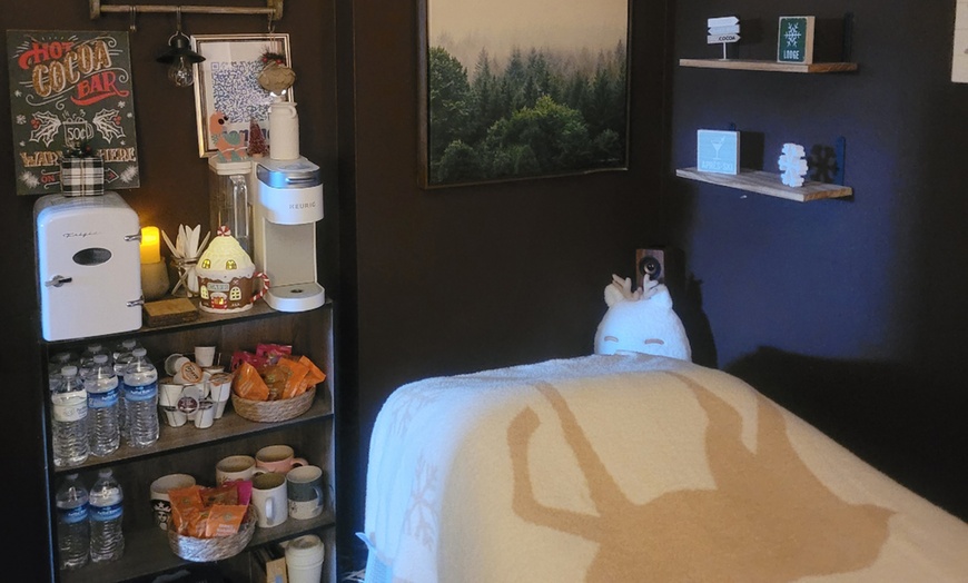Image 3: Swedish Relax & Recharge Massage — 45 or 60 Minutes