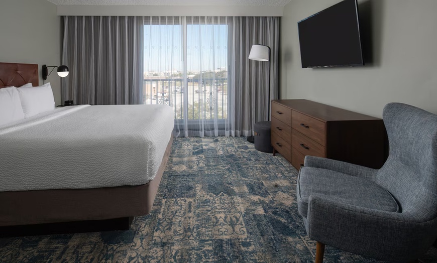 Image 5: Budget Hotel in Westshore District Near Tampa Airport & Riverwalk