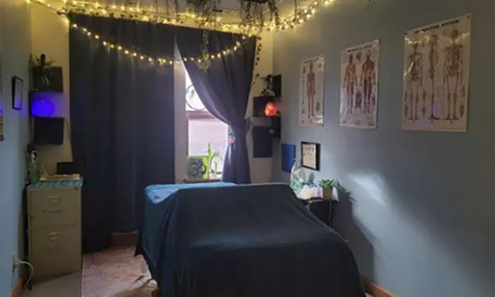 60 or 90-Min Custom Massage: Includes Gua Sha, Scalp Massage & Cupping