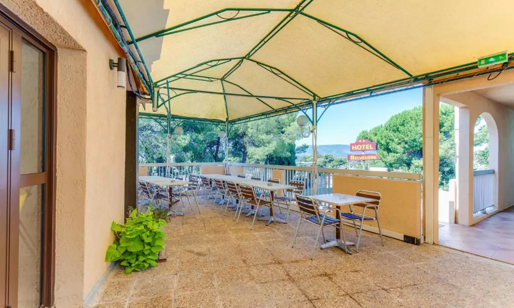 Proche Cannes : 1 ou 2 nuits en chambre double, option petit-déjeuner