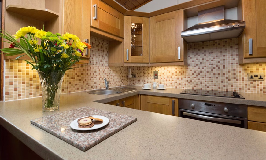 Image 5: Carrbridge: Standard One or Two-Bedroom Cabin for Up to Four People