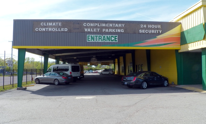 Image 3: 3, 5, 7, or 10-Days of Valet Airport Parking at BNA Up To 30% Off 