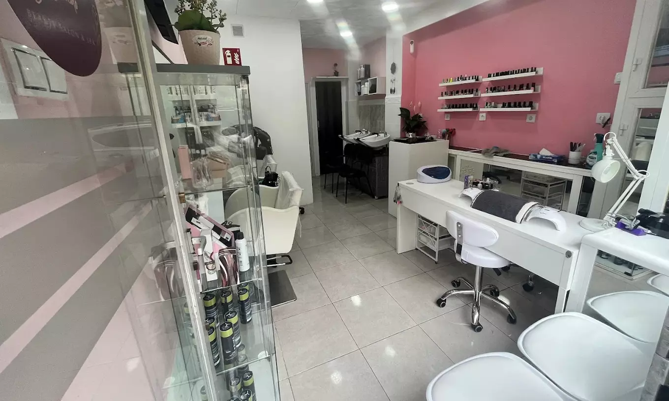 Sesión de peluquería con lavado, corte y opción a tinte o mechas