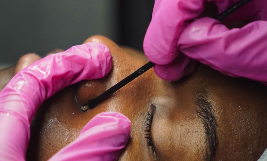 Image 3: Get Glowing Skin: Deep Cleanse Facial - Women only