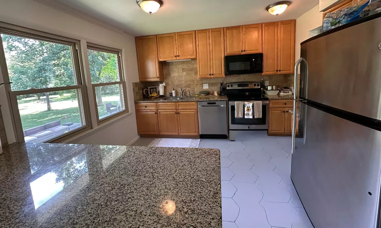 Four-Hour Professional Home Cleaning for Fresh, Tidy Spaces