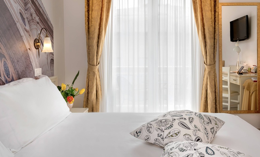 Image 10: Rimini 4*: soggiorno con colazione, idromassaggio, cena o massaggio