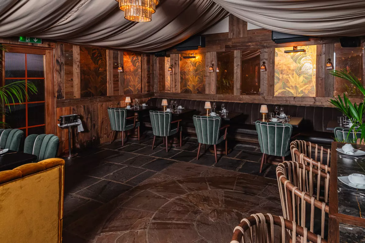 The Crazy Bear | Thai 12-Plate & Drinks | Beaconsfield & Stadhampton