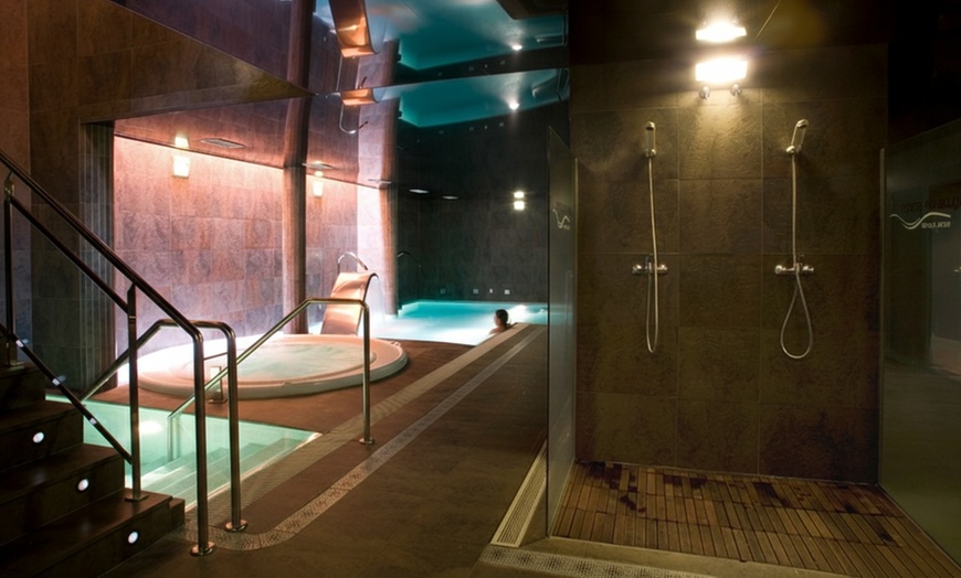 Image 3: Circuito hidrotermal de 1 h para 2 válido en fin de semana o festivo