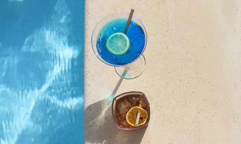 Aigues-Vives (Gard) : chambre double avec PDJ, menu en option