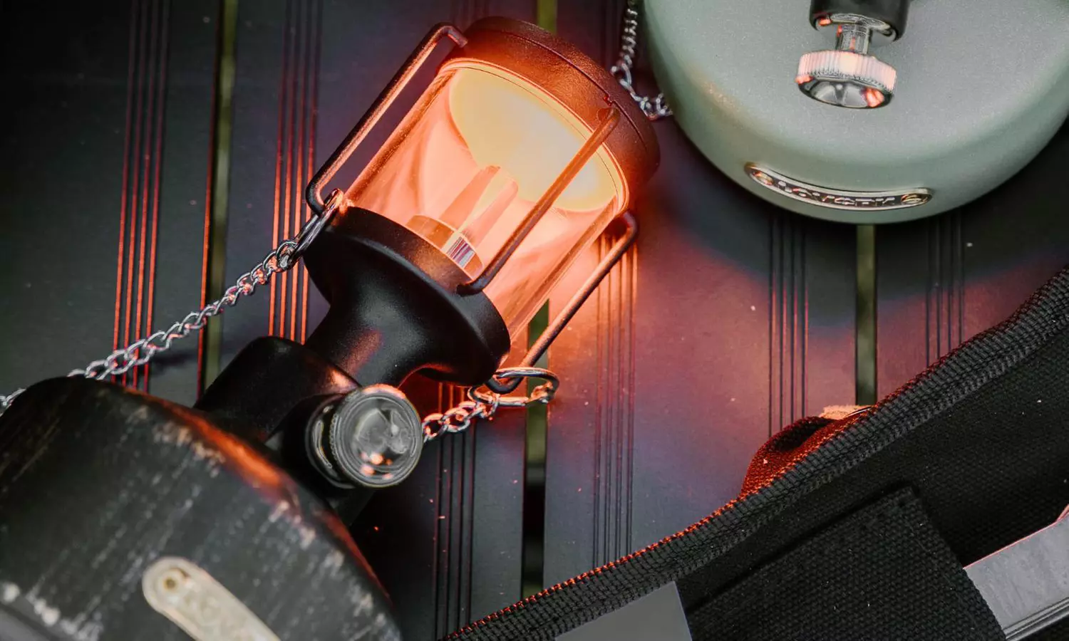 Lanterne LED autonome (100 heures) et rechargeable