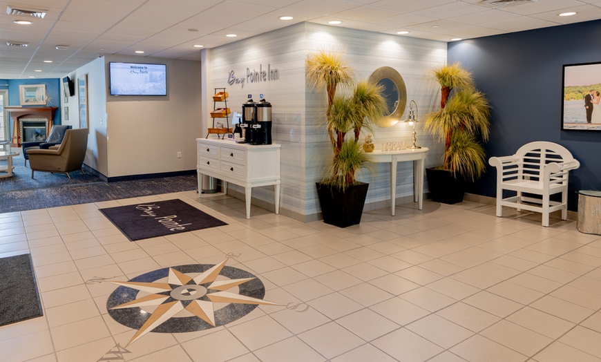 Image 25: Lakeside Resort in the Michigan With Breakfast & Scenic Views