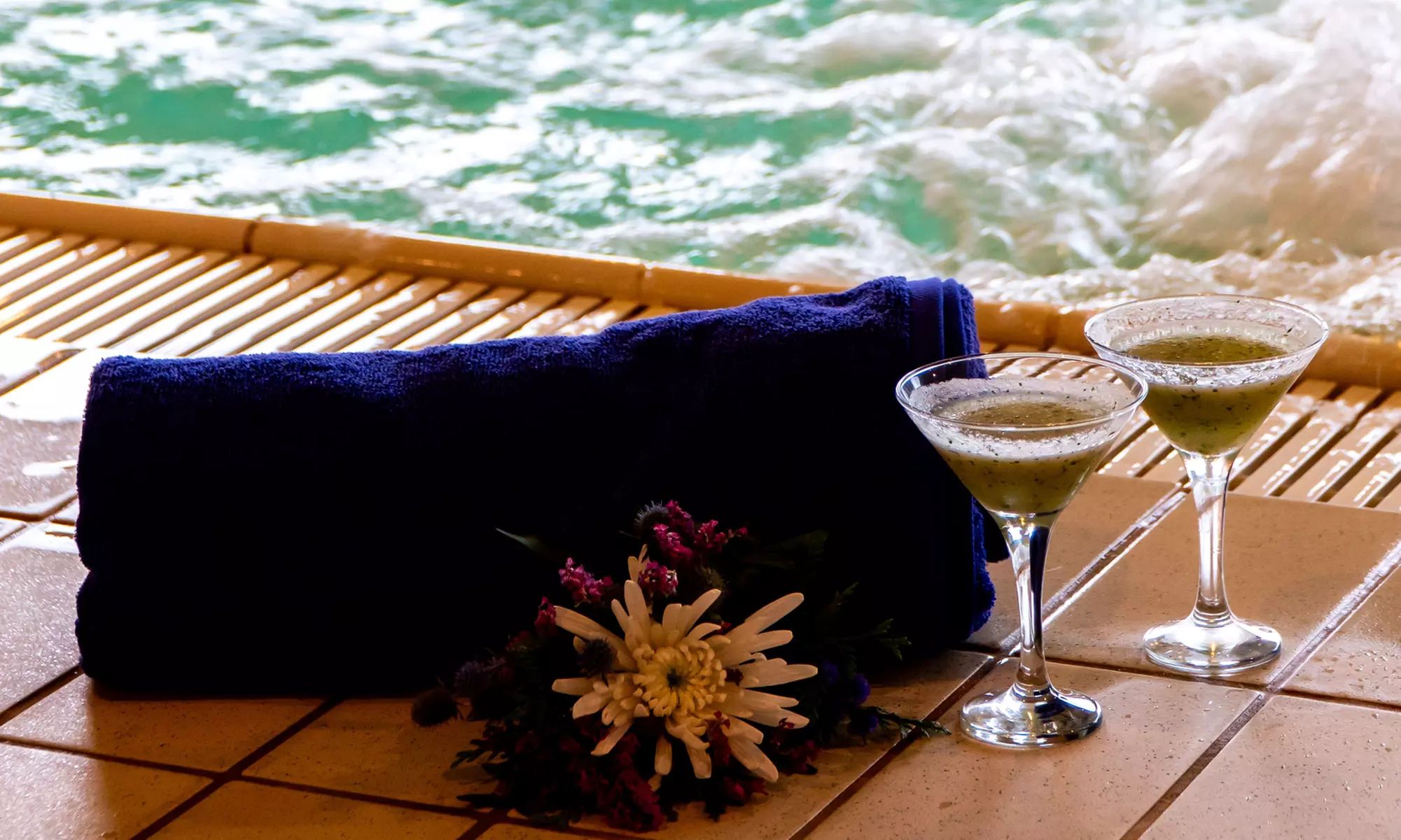 Bienestar de lujo: spa para 2 con opción a masaje y menú en resort 4*