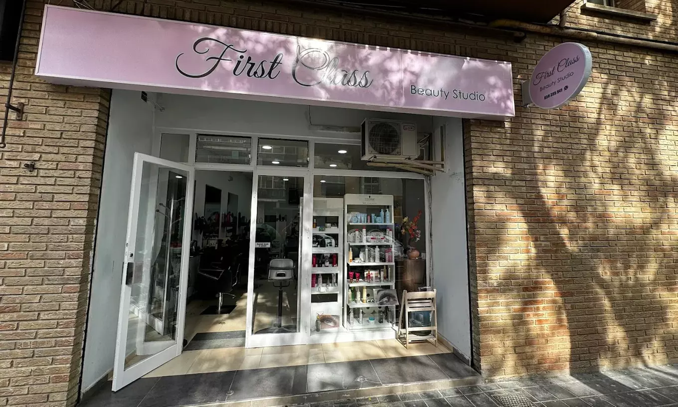 Sesión de peluquería con lavado, corte y secado, tinte o mechas