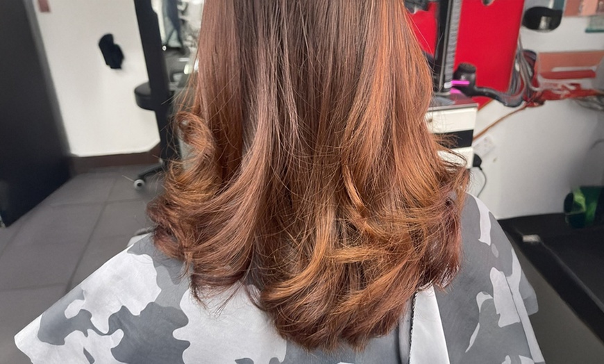 Image 3: Up to 55% Off on Salon - Hair Colour / Highlights at Bita hair studio